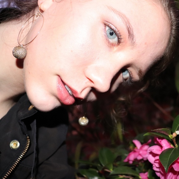 Meet your Posher, Claire - Picture 1 of 1